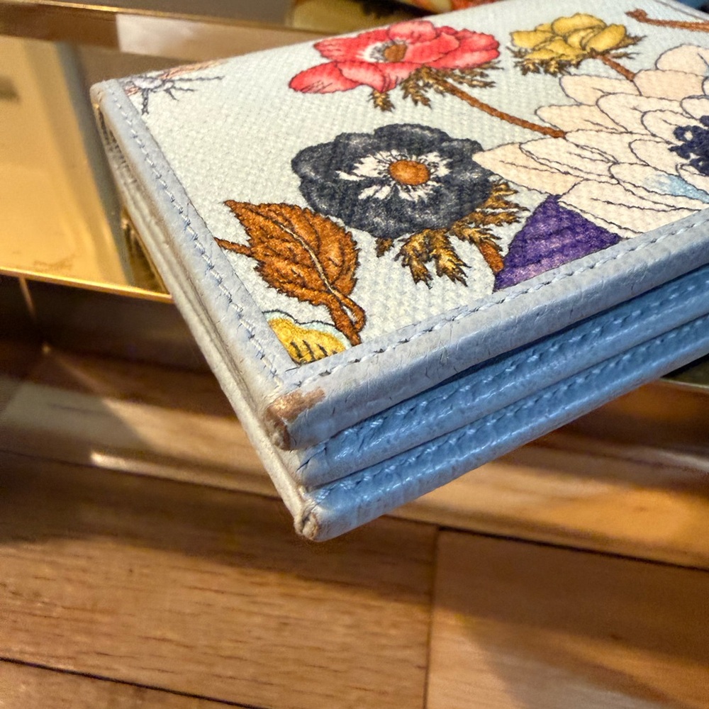 SOLD Gucci Multicolor Floral Wallet - Picture 10 of 12